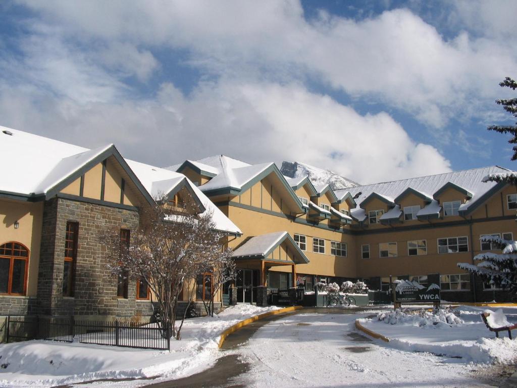 Ywca Banff Hotel المظهر الخارجي الصورة