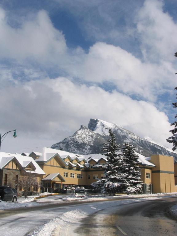 Ywca Banff Hotel المظهر الخارجي الصورة