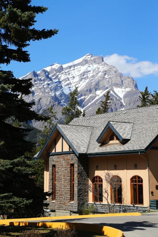 Ywca Banff Hotel المظهر الخارجي الصورة