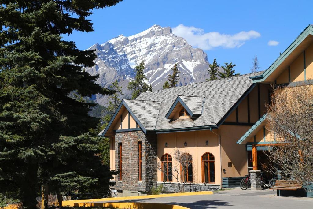 Ywca Banff Hotel المظهر الخارجي الصورة