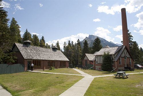 Ywca Banff Hotel المظهر الخارجي الصورة